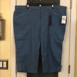 Gloria Vanderbilt Capris